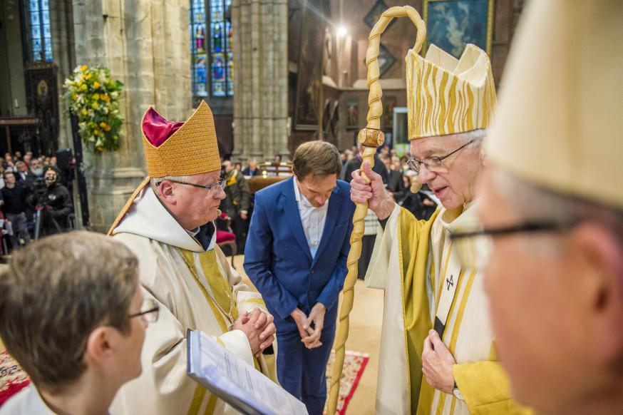 Bisschopswijding Lode Van Hecke in beeld - Roberto Carmina Ti